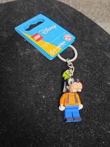 lot 116 image: LEGO Disney Goofy Keychain Mickey and Friends 6