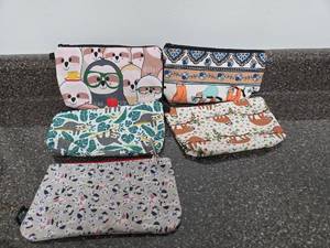 lot 118 image: Printed Canvas Zippered Pouches