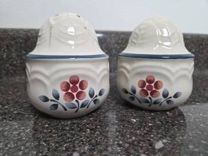 lot 126 image: Ceramic Salt and Pepper Shakers Pair Japan Made Berry Design
