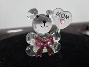 lot 133 image: Crystal Bear Figurine with MOM Heart Balloon and Pink Bow