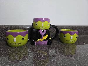 lot 144 image: Holiday Home Boo Factory Frankie 3D Mug 20 oz Set of 3