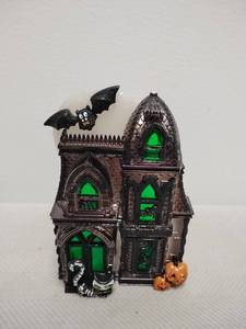 lot 57 image: Wallflowers Bath & Body Works Haunted House Plug-In Fragrance Diffuser