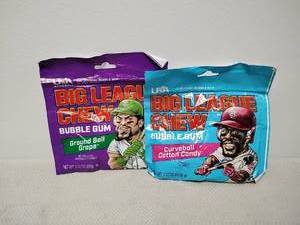 lot 150 image: Big League Chew Bubble Gum 2 Pack Ground Ball grape and curveball Cotton Candy
