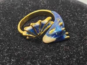 lot 67 image: Beautiful blue dragon ring