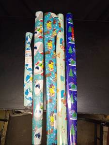 lot 1076 image: Wonders Gift Wrap 5 Roll Holiday Wrapping Paper Set 50 sq ft - Retail $0