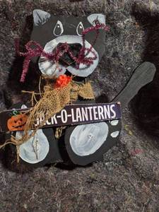 lot 11 image: Jack-O-Lanterns Halloween Decoration Cat Face Sign