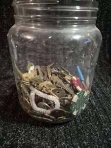 lot 65 image: Lot of Vintage Keys in Plastic Jar