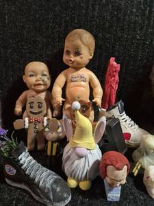 lot 74 image: Lot of Vintage Dolls and Figurines with Accessories, Candles and 3D Prints