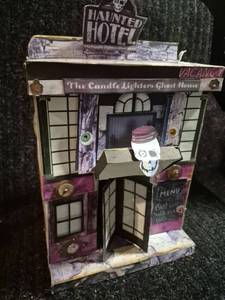 lot 115 image: The Candle Lighters Ghost House Haunted Hotel Decorative Display