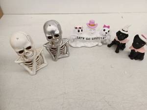 lot 12341 image: Halloween Figurine Lot 2 Skeletons, Ghost Trio, 2 Witch Hat Dog & Cat