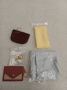 lot 12359 image: Small Lot Of Miscellaneous Items