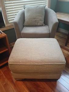 lot 913 image: Small Chair with Pillow and Ottoman.   Chair 31 x 21 x 21.  Ottoman 16 x 26 x 21