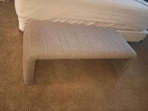 lot 929 image: Upholstered Bench.  17 x 43 x 19