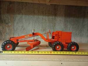lot 945 image: Vintage Metal Adams Motor Grader. See pictures for size