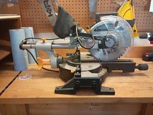 lot 953 image: Chicago Electric 10in Compound Slide Miter Saw