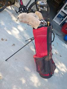 lot 957 image: Golf Clubs with Summit Bag.  Ping Eye 2, King Cobra, Titleist and Marxman Xact