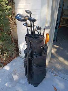 lot 962 image: Golf Clubs with Bag.  TaylorMade, Wilson Staff and Callaway Big Bertha. Right handed