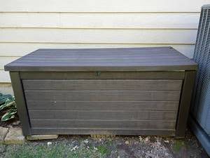 lot 968 image: Keter Outdoor Storage 29 x 60 x 28