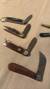 lot 1003 image: Pocket knives