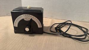 lot 1011 image: Franz electric metronome