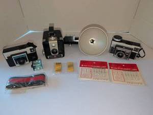 lot 1120 image: Vintage Film Camera Lot Instamatic X15s and Brownie Hawkeye with accessories