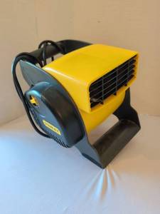 lot 1123 image: Stanley Compact Blower Fan with Power Outlets