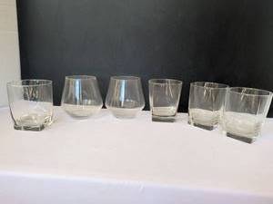 lot 1131 image: Set of 6 Clear Glass Drinking Glasses Mixed Styles