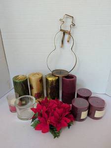 lot 1133 image: Holiday Candle Holders and candles