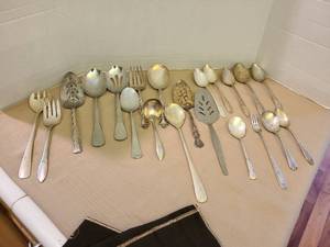 lot 1212 image: Serving Flatware