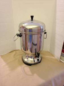 lot 1221 image: Commercial Electric Coffee Urn Dispenser