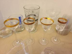 lot 1223 image: Mixed Glassware Lot  Cocktail Glasses