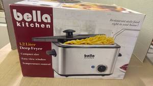 lot 1256 image: Bella Kitchen 1.2 liter deep fryer