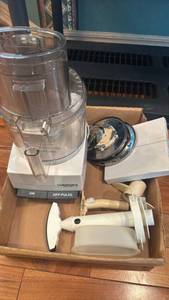 lot 1271 image: Cuisinart deluxe 11 food processor with accessories