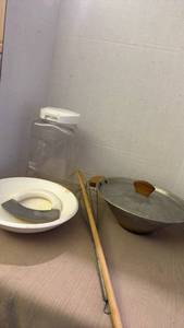 lot 1274 image: Atom popcorn popper, larger whisk, wooden spoon and more