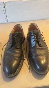 lot 1301 image: Rockport dress shoes mens size 10