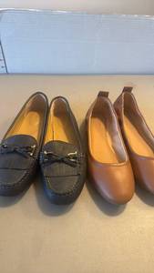 lot 1302 image: Pair of Women Loafers and flats size 8 8.5