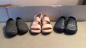 lot 1305 image: Three pair shoes size 8 - 8.5
