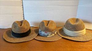 lot 1324 image: Lot of 3 Straw Panama Hats with Bands