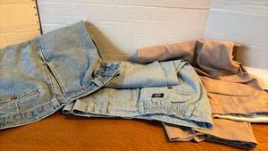 lot 1333 image: Mens Jeans and PantsSize 36