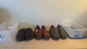 lot 1339 image: Mens shoes size 9.5 and 8-9 slippers and 6 qt plastic storage containers