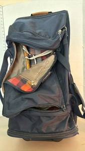 lot 1405 image: Large rolling duffle bag