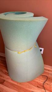 lot 1409 image: Foam bed topper - 37 12 wide