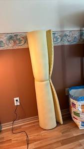 lot 1410 image: Foam bed topper - 51 inches wide