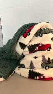 lot 1421 image: Large  Christmas throw
