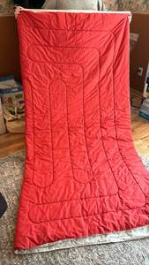 lot 1425 image: King size comforter