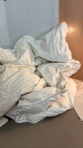 lot 1427 image: White Goose Down Comforter King Size Cotton Cover