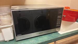 lot 1450 image: Microwave