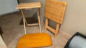 lot 2000 image: Three TV trays and a lazy Susan - located in basement