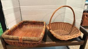lot 2012 image: Wicker Baskets 2-Piece Lot Rectangular and Round with Handles