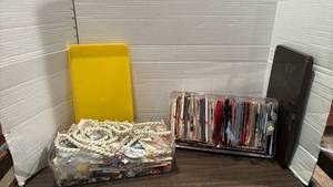 lot 2022 image: Lot of rickrack, Trim and buttons